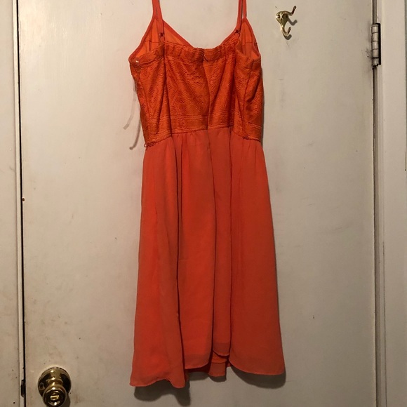 Dress - Picture 2 of 3